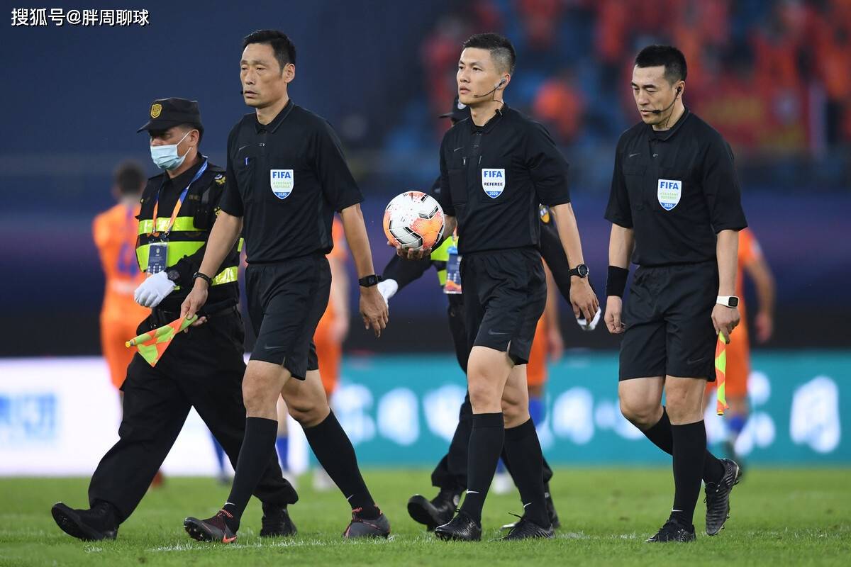 关于九游体育:中超裁判报告引发争议:判罚尺度不一,VAR使用混乱的信息 关于九游体育:中超裁判报告引发争议:判罚尺度不一,VAR使用混乱的信息