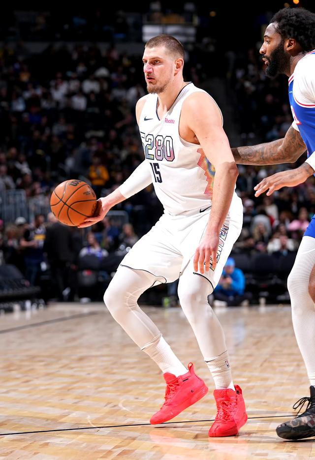 九游体育:掘金队约基奇的团队合作能力：如何与队友配合，提升整体实力？的简单介绍