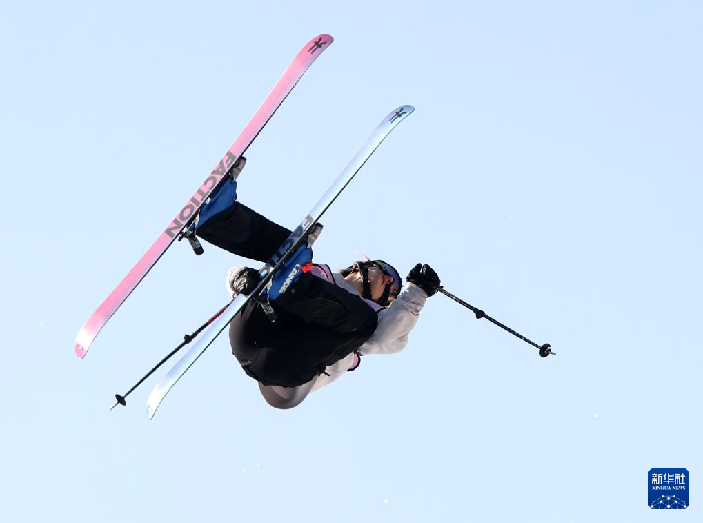 九游体育:跳台滑雪世界杯，空中飞跃惊险刺激的简单介绍