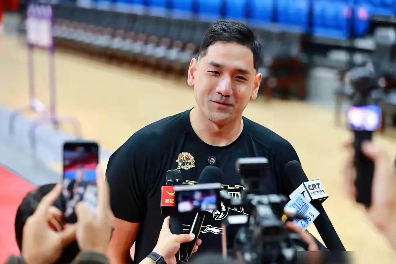 九游体育:老将冯潇霆：发挥经验，帮助年轻球员成长的简单介绍