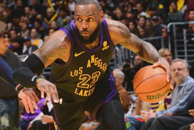 包含九游体育:勒布朗·詹姆斯宣布退役：一个时代的落幕的词条