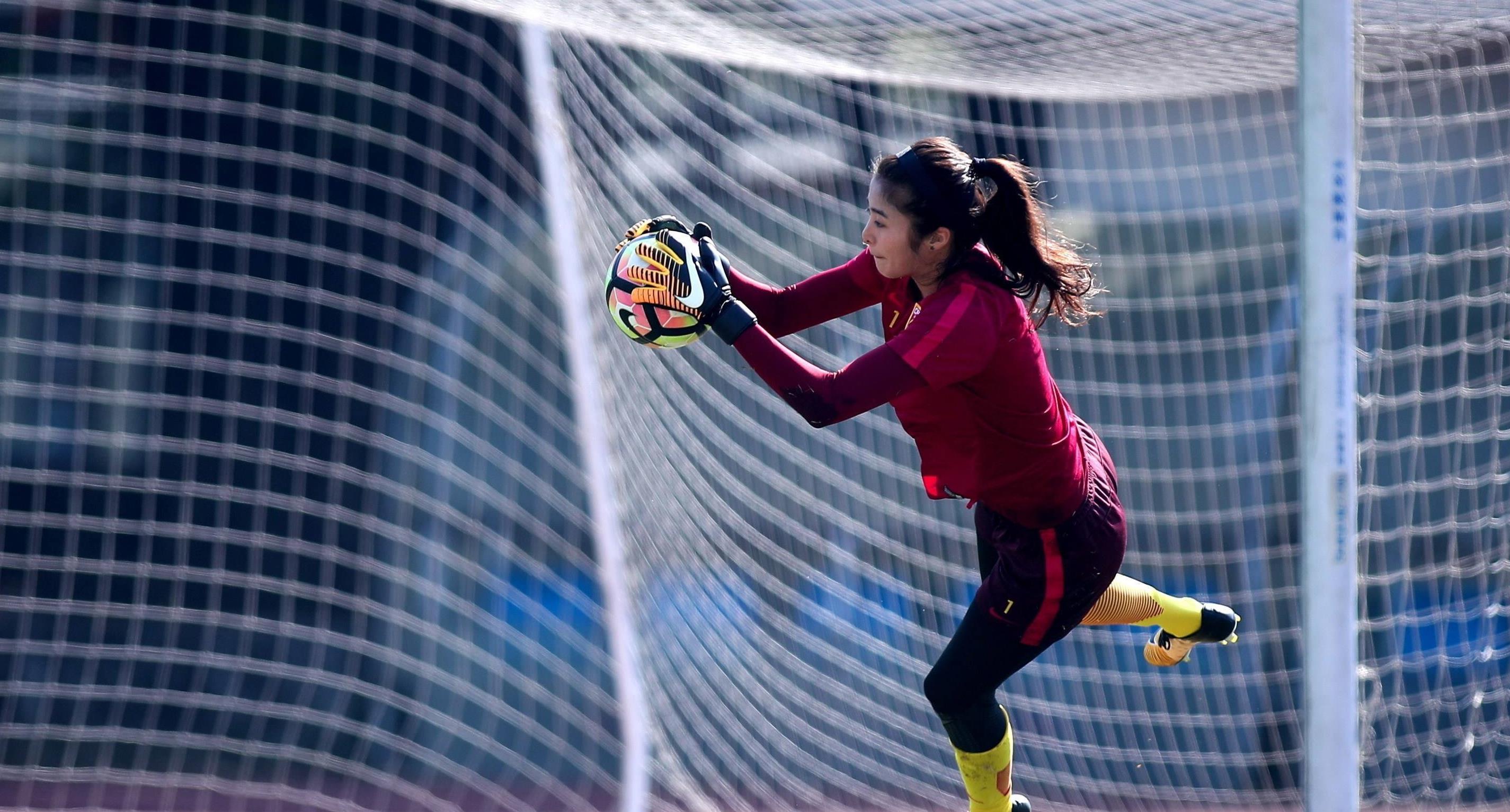 包含九游体育:中国女足门将赵丽娜“明明可以靠脸吃饭，却偏要靠实力”！的词条