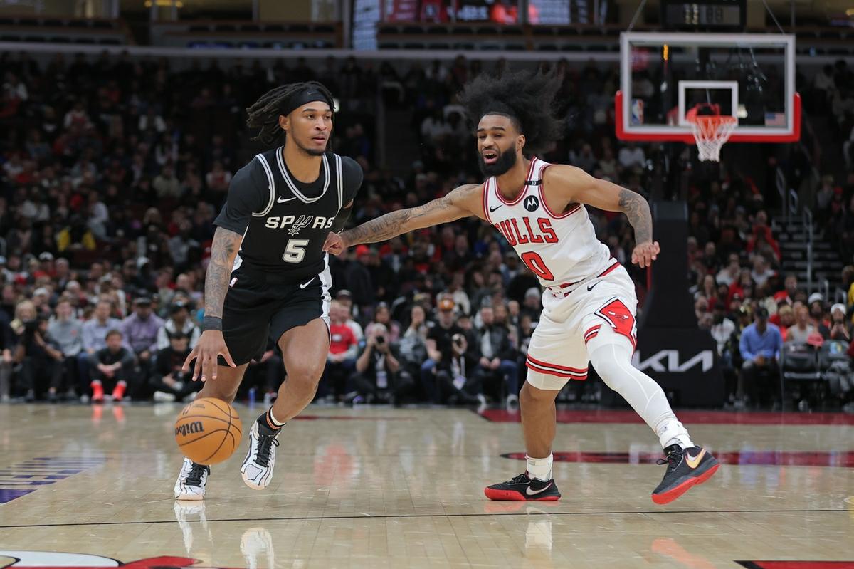 包含九游体育:湖人队新赛季:卡斯尔顿能否在内线提供帮助?的词条 包含九游体育:湖人队新赛季:卡斯尔顿能否在内线提供帮助?的词条