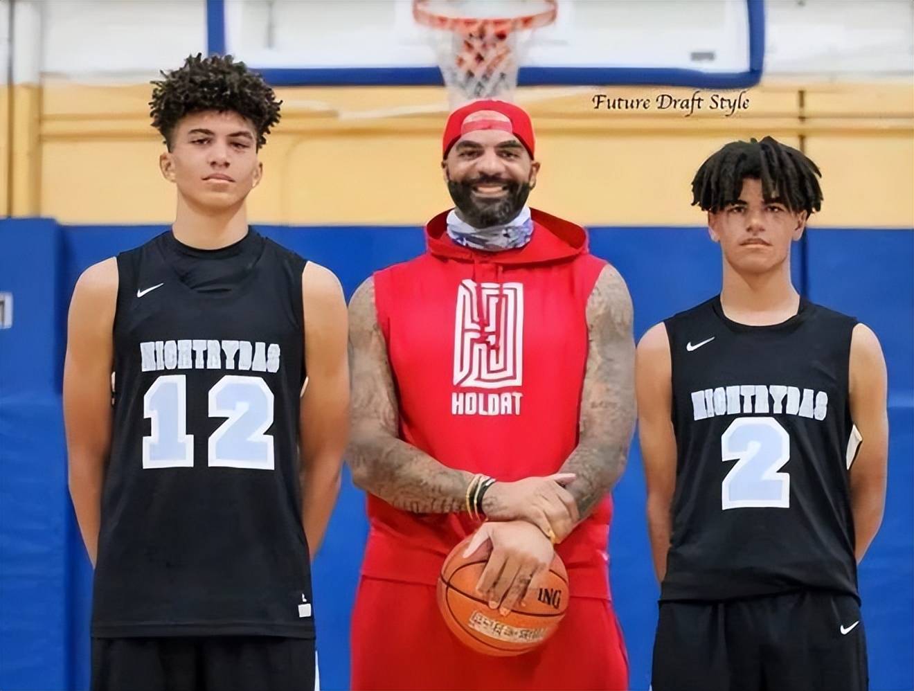 九游体育:PUBGMobile战斗术语与即时决策，如何在战场上快速反应