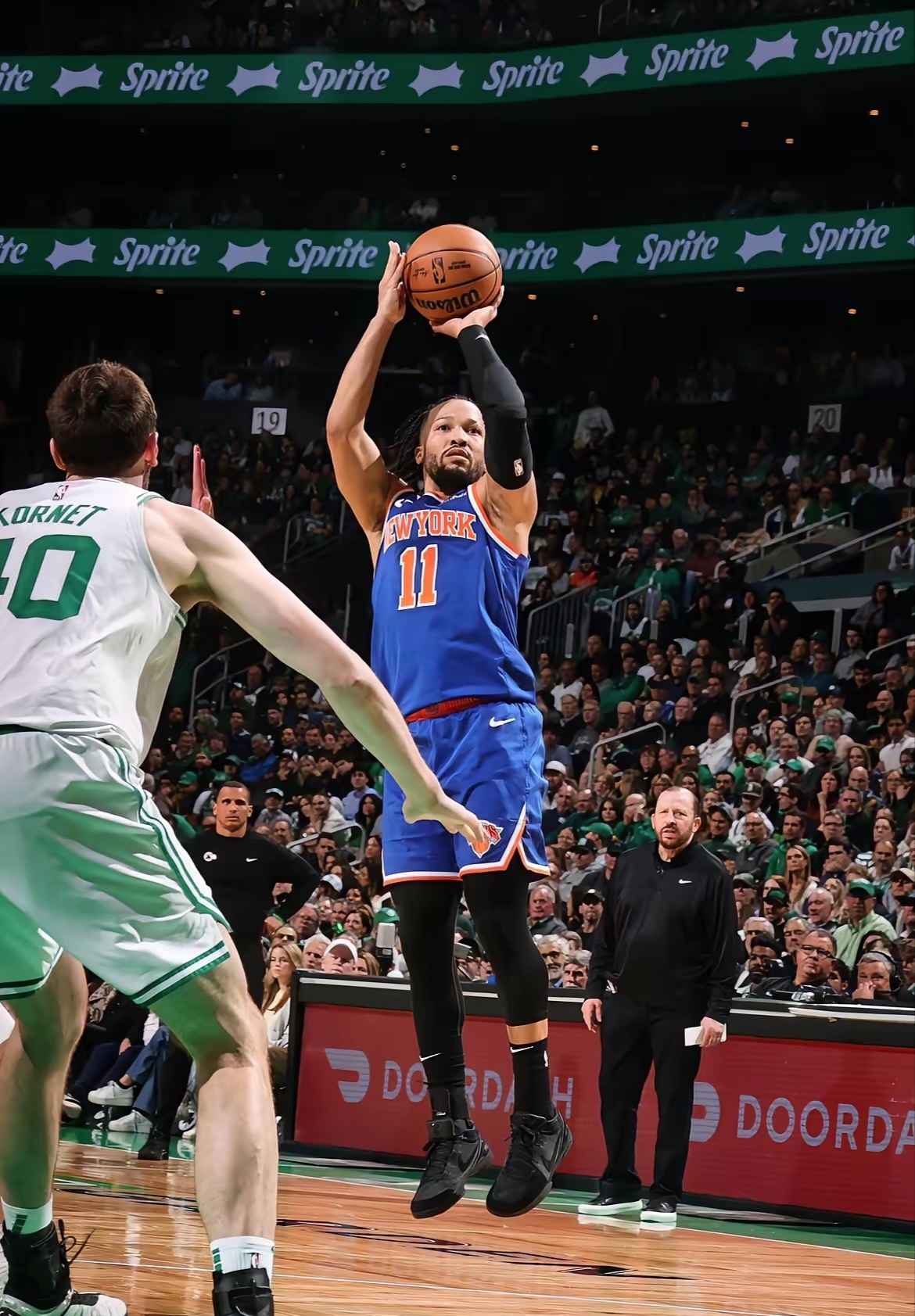 九游体育：凯尔特人队季前赛：科内特展现防守意识，争夺轮换位置的简单介绍