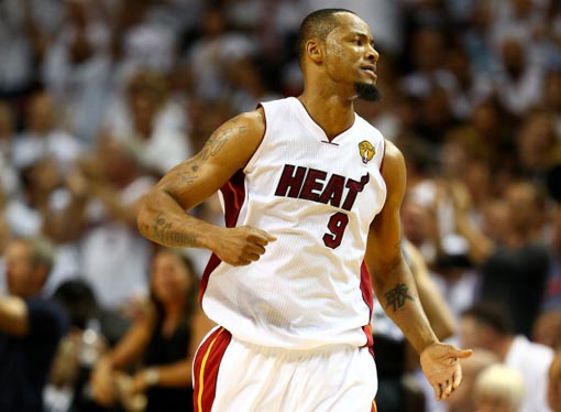 九游体育:湖人队新赛季:刘易斯表示将提升快攻成功率 九游体育:湖人队新赛季:刘易斯表示将提升快攻成功率