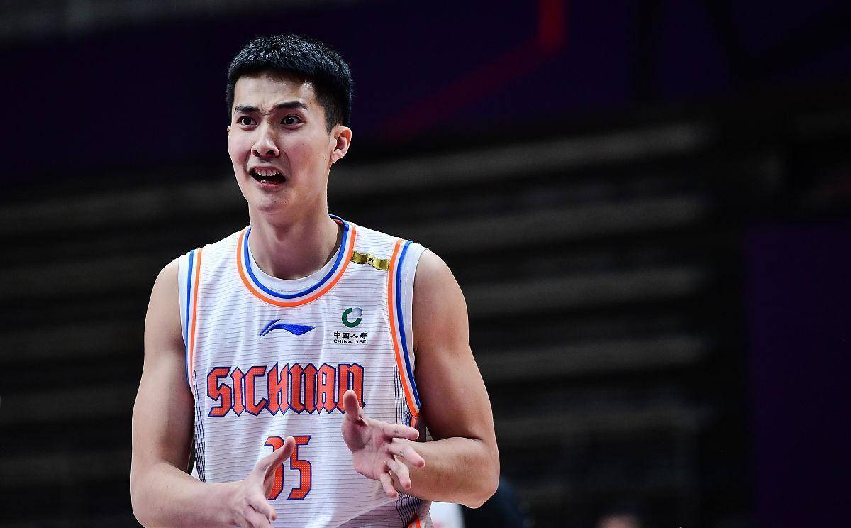 九游体育:CBA球员:海外联赛的挑战与收获,为中国篮球积累经验 九游体育:CBA球员:海外联赛的挑战与收获,为中国篮球积累经验