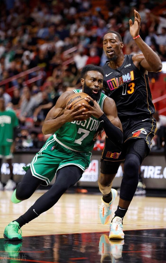 九游体育:凯尔特人队斯玛特的防守强度：能否在新球队延续铁血防守？