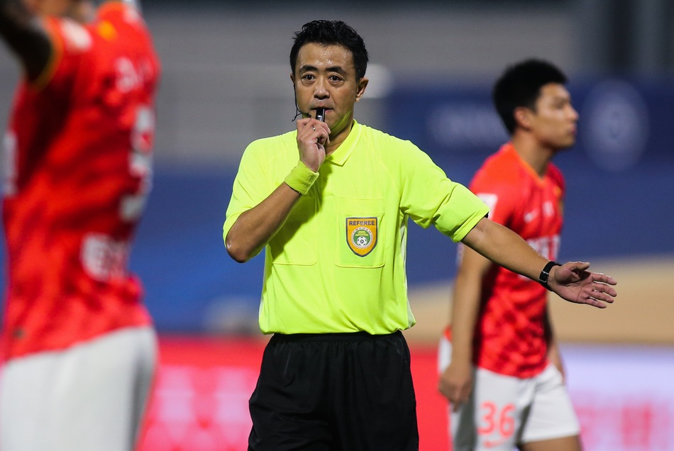 九游体育:中超联赛裁判:接受赛后评估,提升执法水平,确保比赛公正的简单介绍 九游体育:中超联赛裁判:接受赛后评估,提升执法水平,确保比赛公正的简单介绍