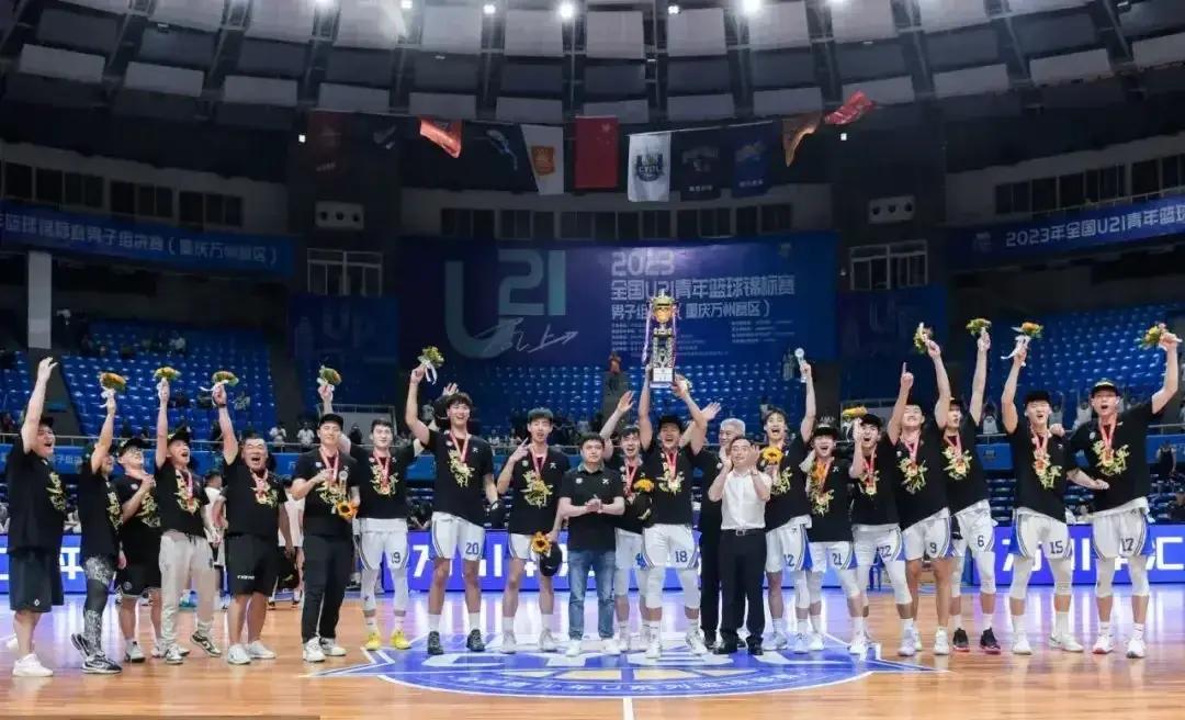 包含九游体育：中国男篮，青训体系改革是否应该更加注重基层教练的培养？的词条