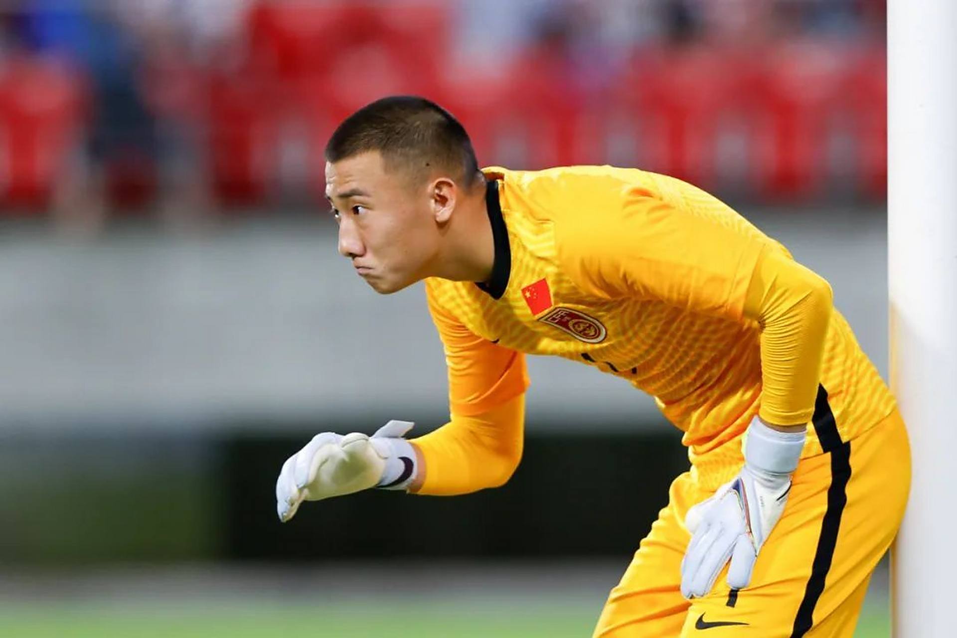 包含九游体育:年轻门将韩佳奇“黄油手”,球迷:这球也能“漏”?的词条 包含九游体育:年轻门将韩佳奇“黄油手”,球迷:这球也能“漏”?的词条