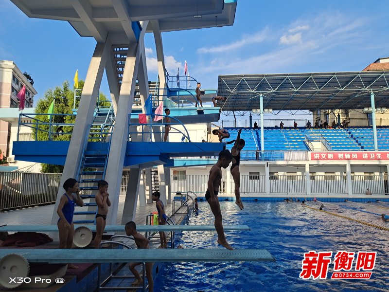 九游体育:青少年体育锻炼,促进健康成长 九游体育:青少年体育锻炼,促进健康成长