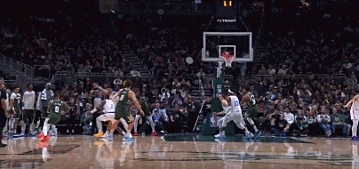 利拉德的绝杀时刻 利拉德的绝杀时刻