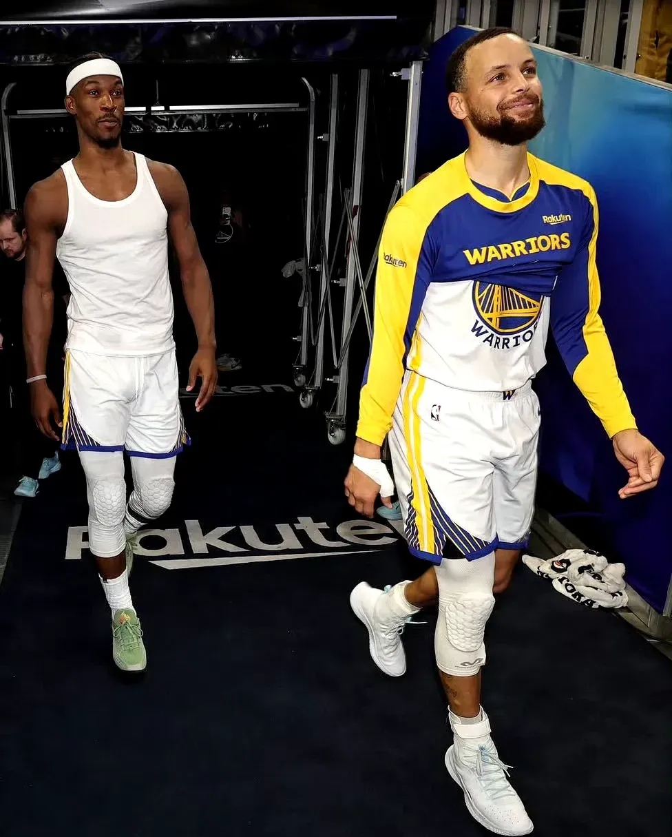 包含九游体育：勇士队科尔的执教：如何调整战术，应对新赛季的挑战？的词条