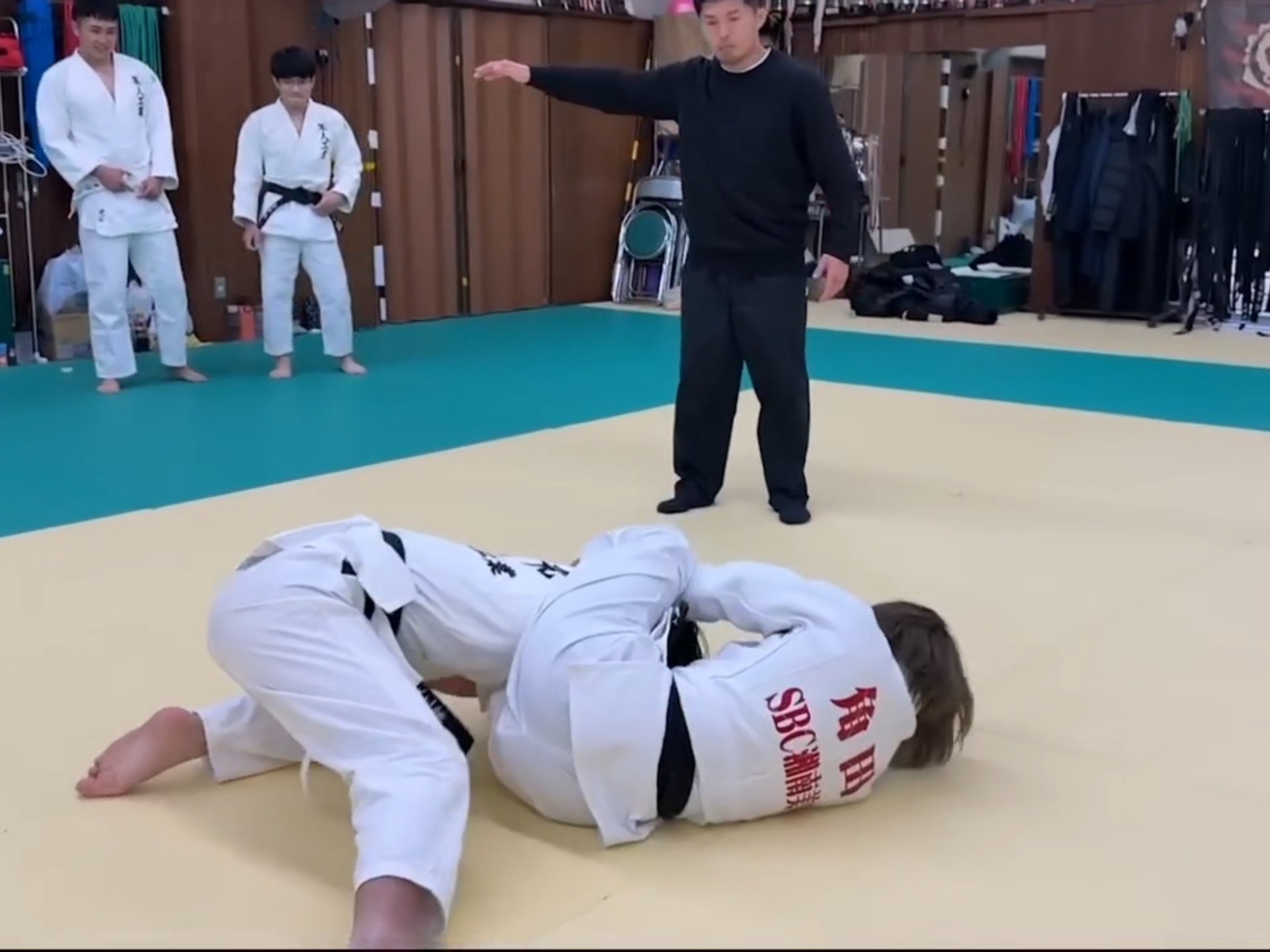 包含九游体育:功夫与柔道的较量,东西方武术的碰撞的词条 包含九游体育:功夫与柔道的较量,东西方武术的碰撞的词条