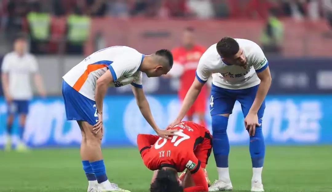 关于九游体育:英超的控球与反击：战术对抗中的较量的信息